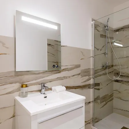 3 Apartment *